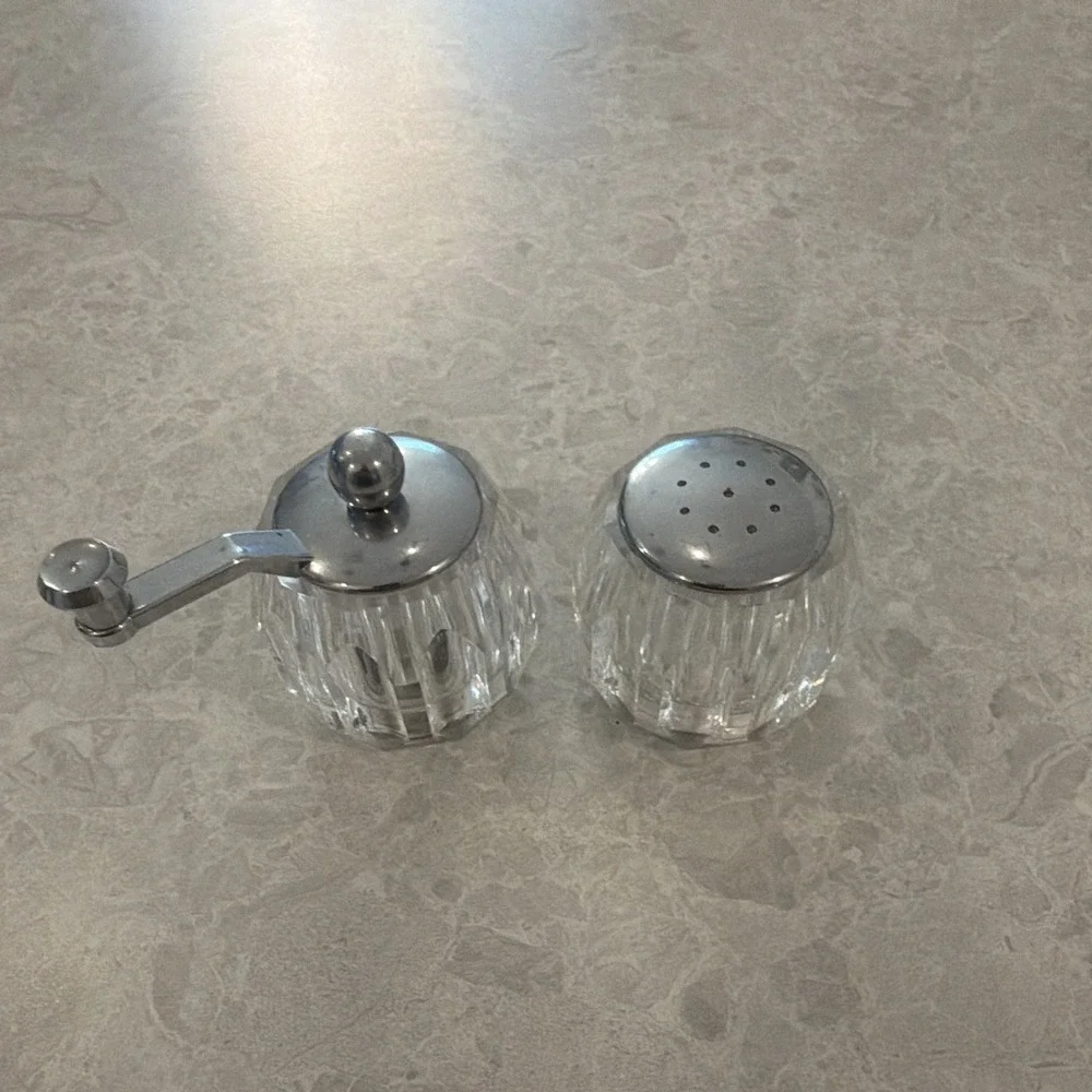 Mr Dudley Faceted Lucite Salt Shaker and Manual Pepper Mill Set Silver Metal 3in